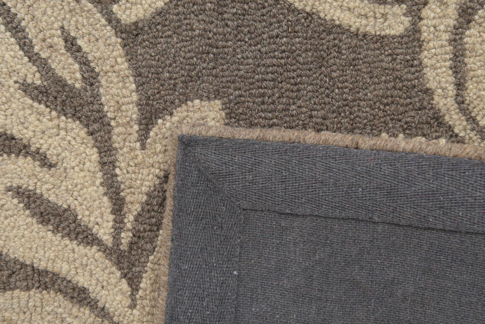 5' 1 x 8' Agra Wool Rug