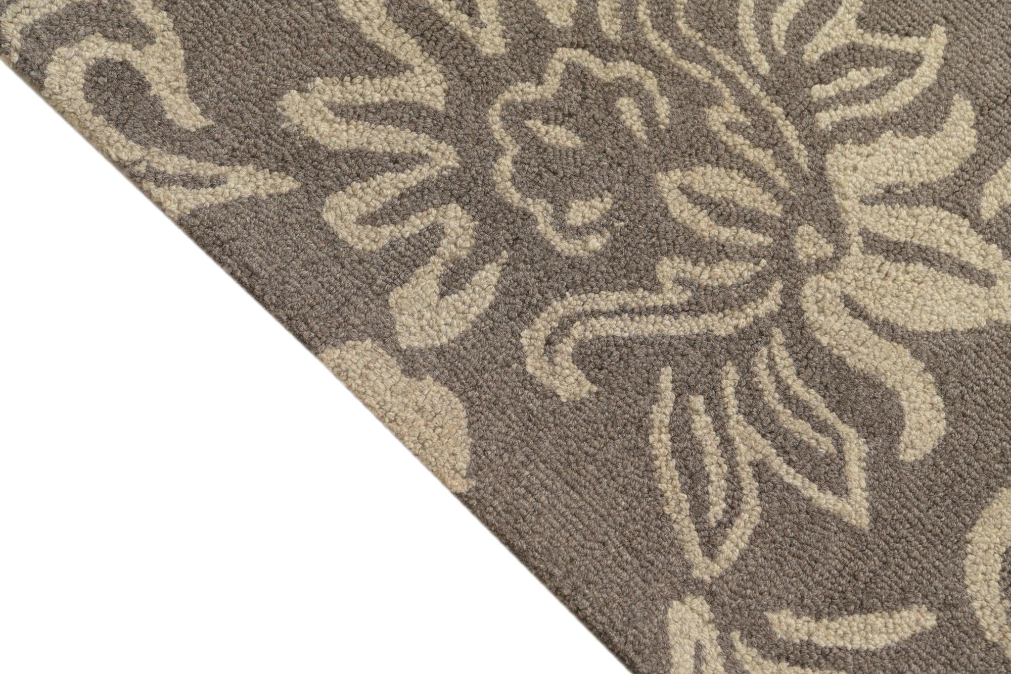 5' 1 x 8' Agra Wool Rug