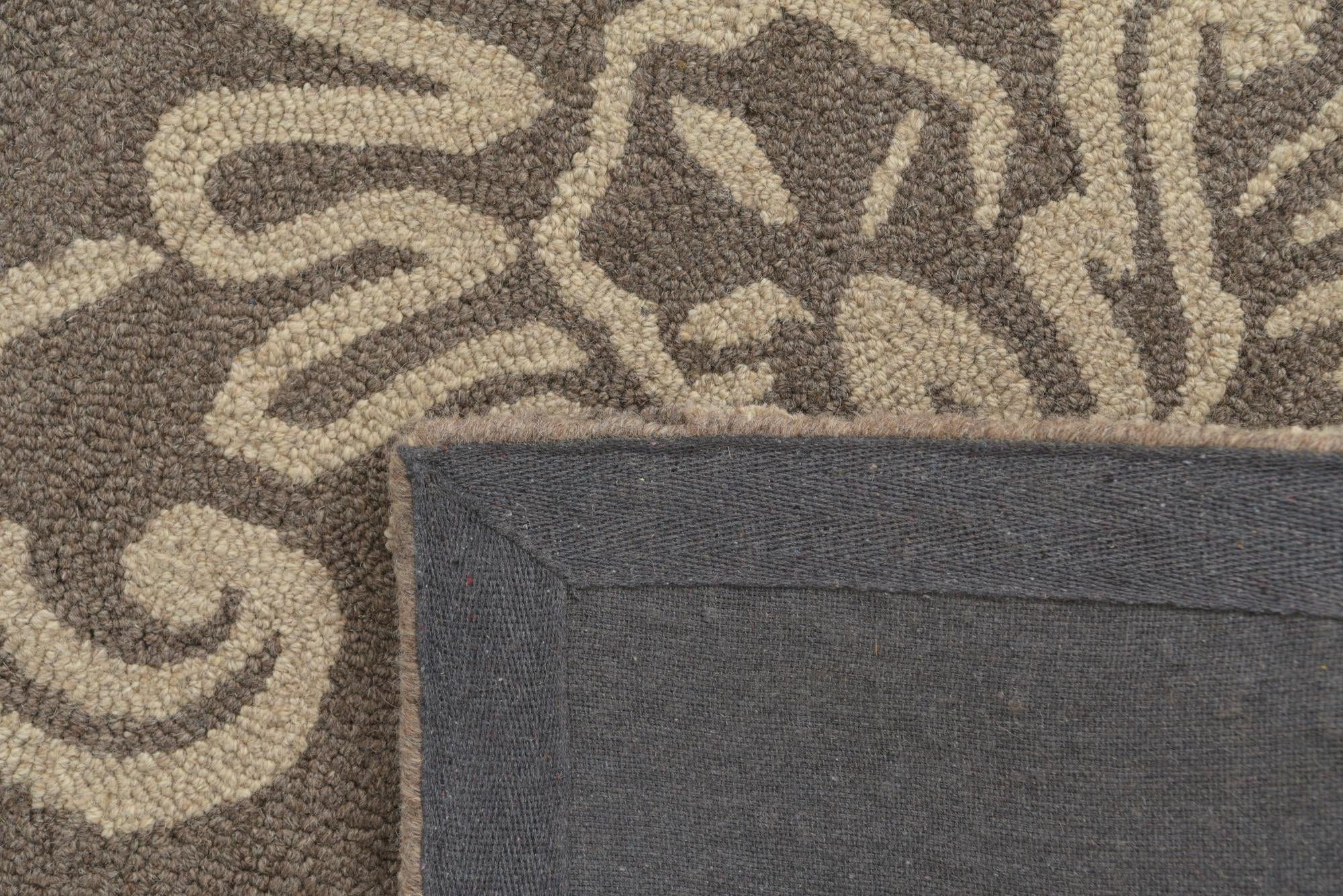 5' x 8' Agra Wool Rug