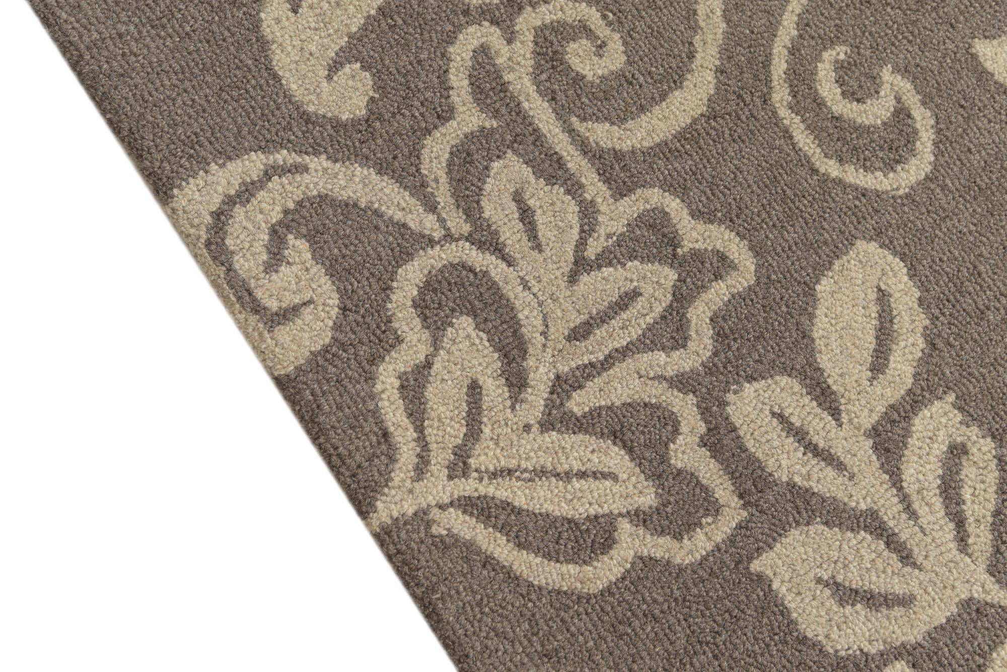 5' 1 x 8' Agra Wool Rug