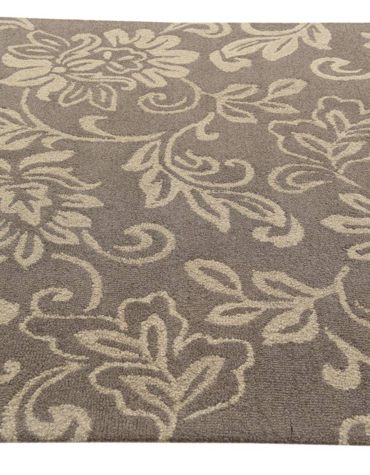 Detail image of 5' 2 x 8' Agra Wool Rug