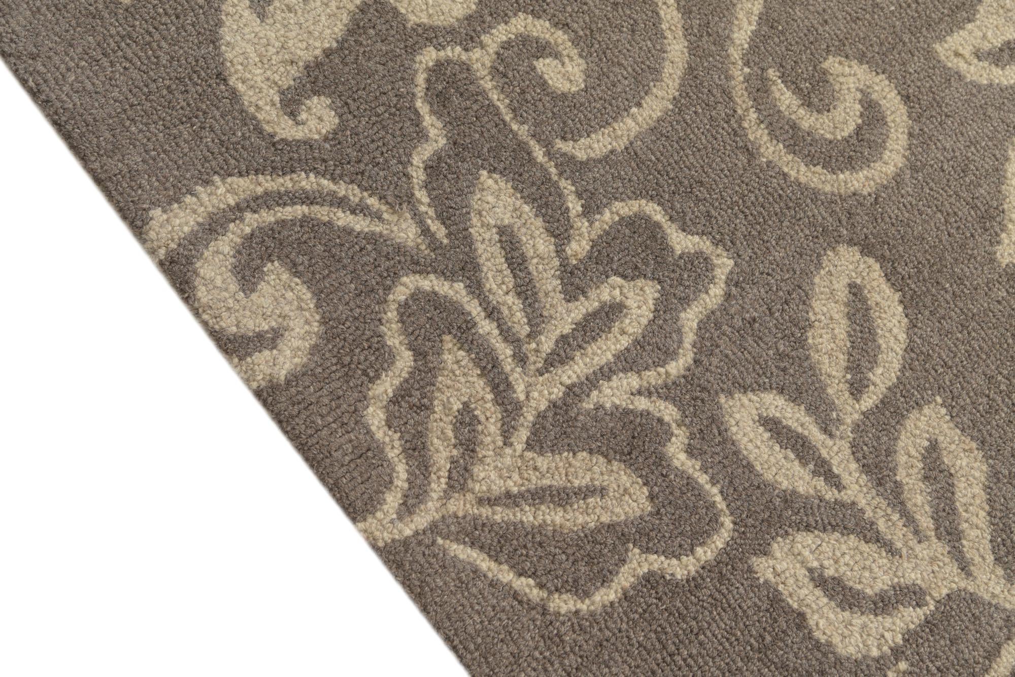5' 2 x 8' Agra Wool Rug