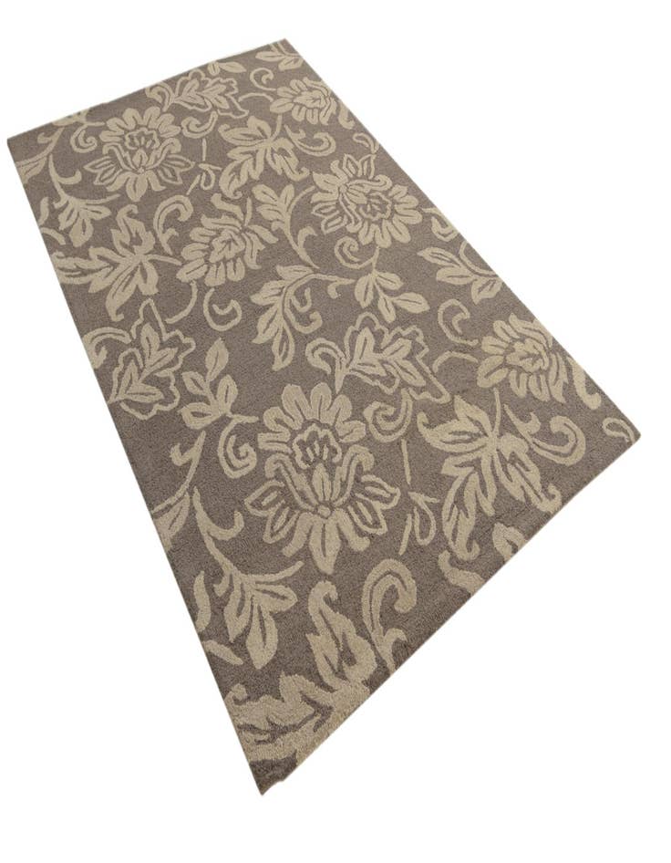 Detail image of 5' x 7' 10 Agra Wool Rug