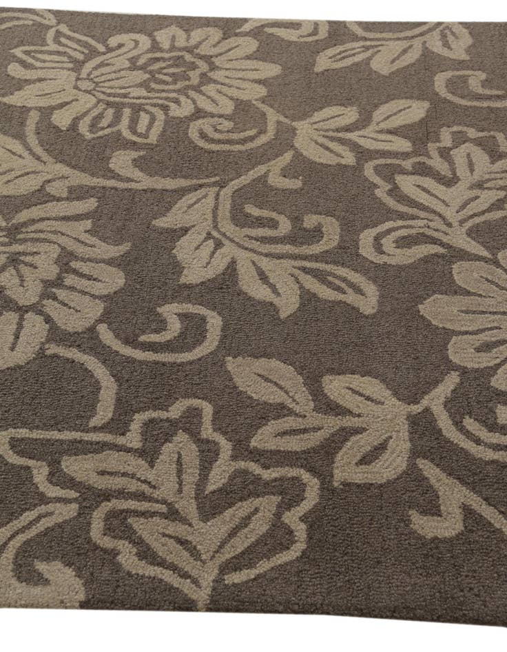 Detail image of 5' x 7' 10 Agra Wool Rug