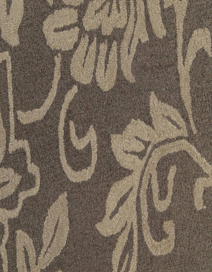 Detail image of 5' x 7' 10 Agra Wool Rug