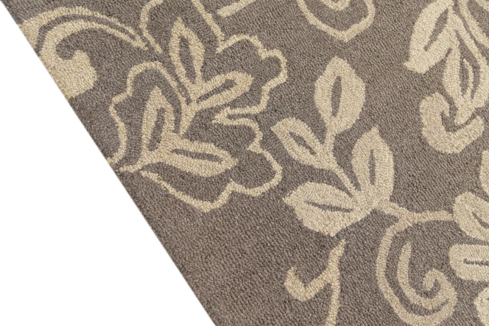 5' x 8' Agra Wool Rug