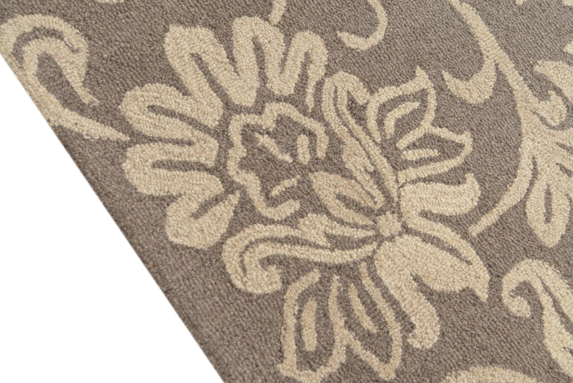 5' 1 x 8' Agra Wool Rug