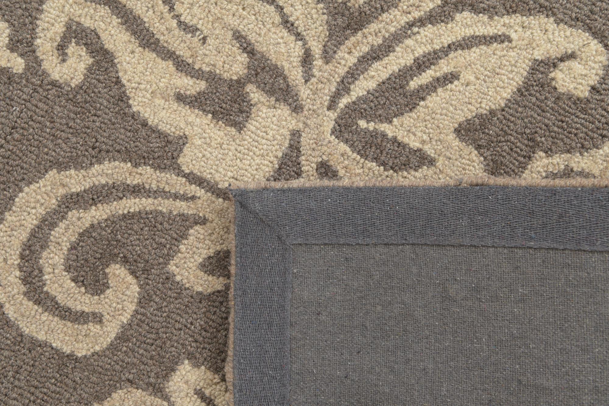 5' x 8' Agra Wool Rug