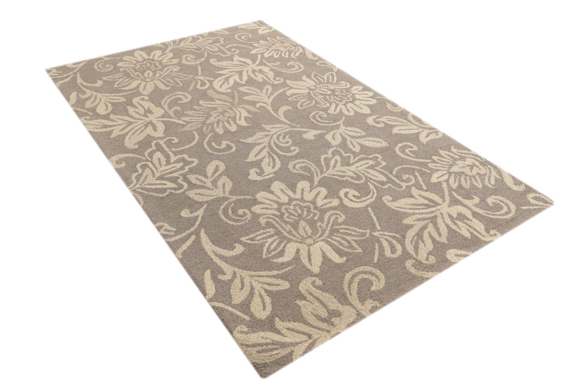 5' x 7' 10 Agra Wool Rug