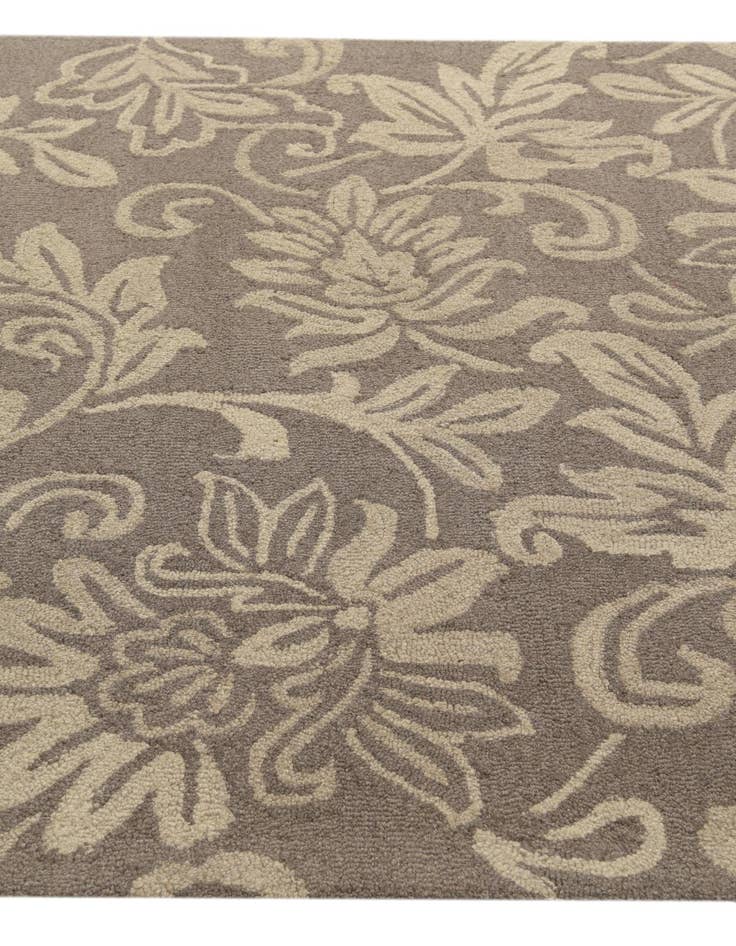 Detail image of 5' x 8' Agra Wool Rug