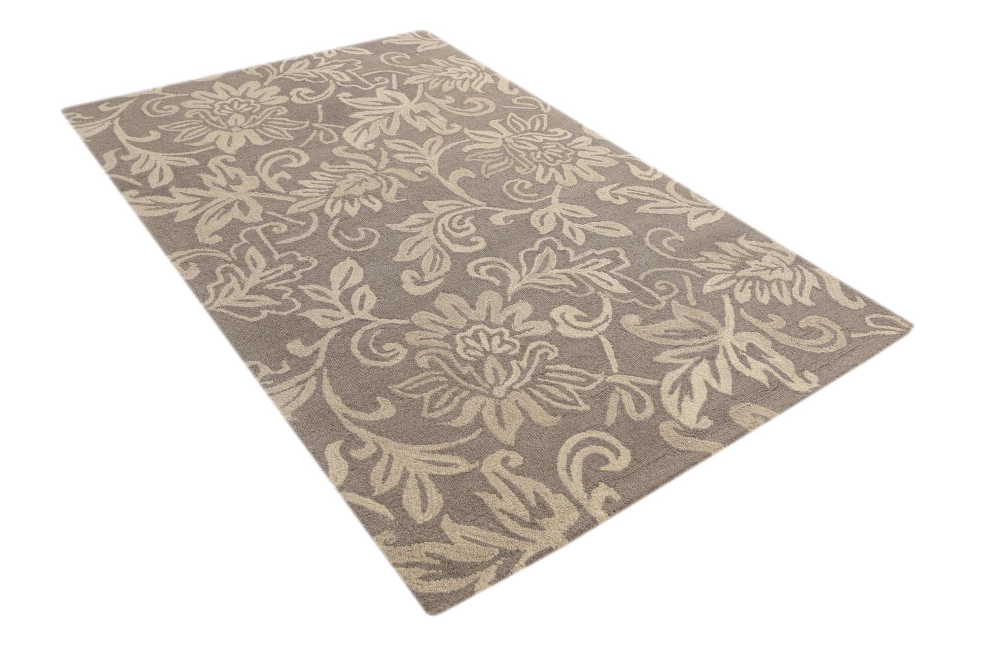 5' x 8' Agra Wool Rug