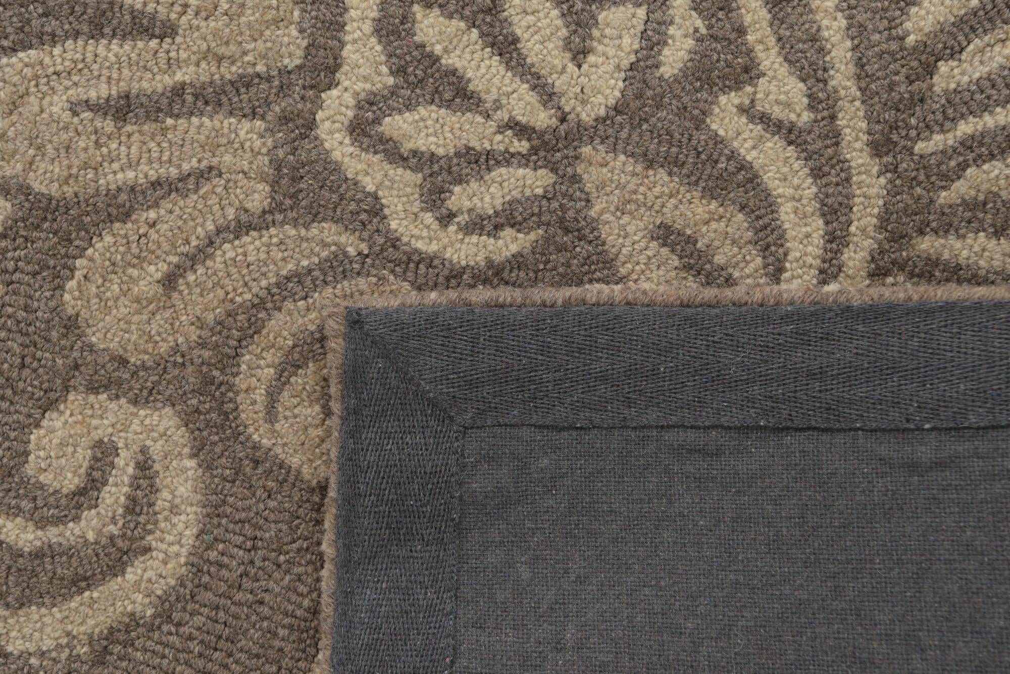5' x 8' Agra Wool Rug