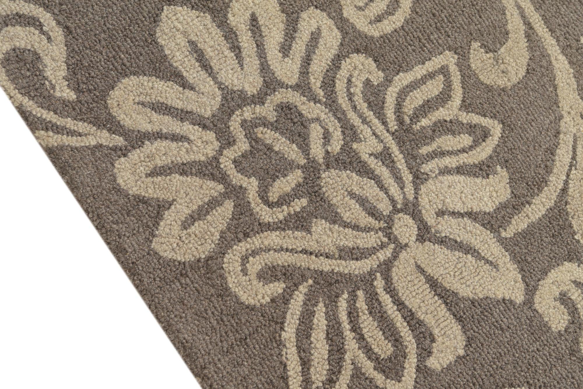 5' x 8' Agra Wool Rug