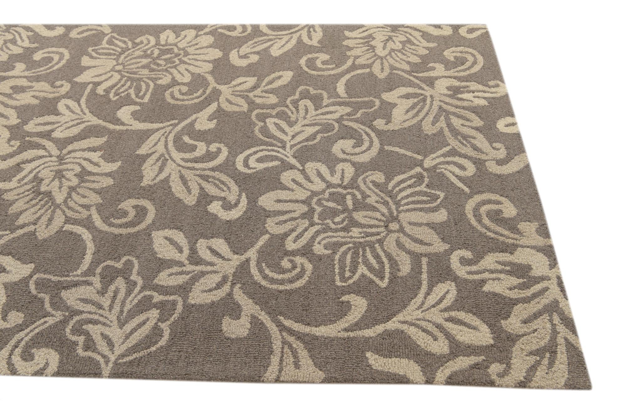 5' 1 x 8' Agra Wool Rug