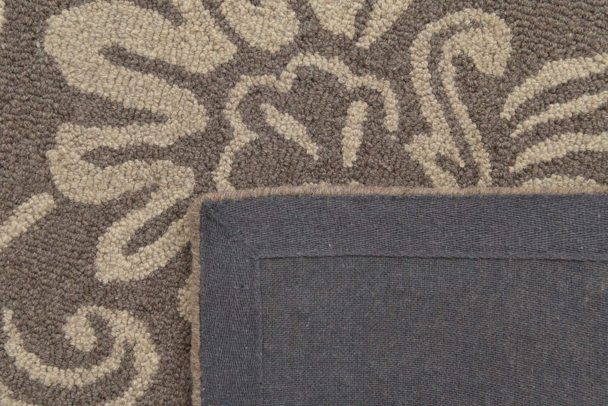 5' 1 x 8' Agra Wool Rug
