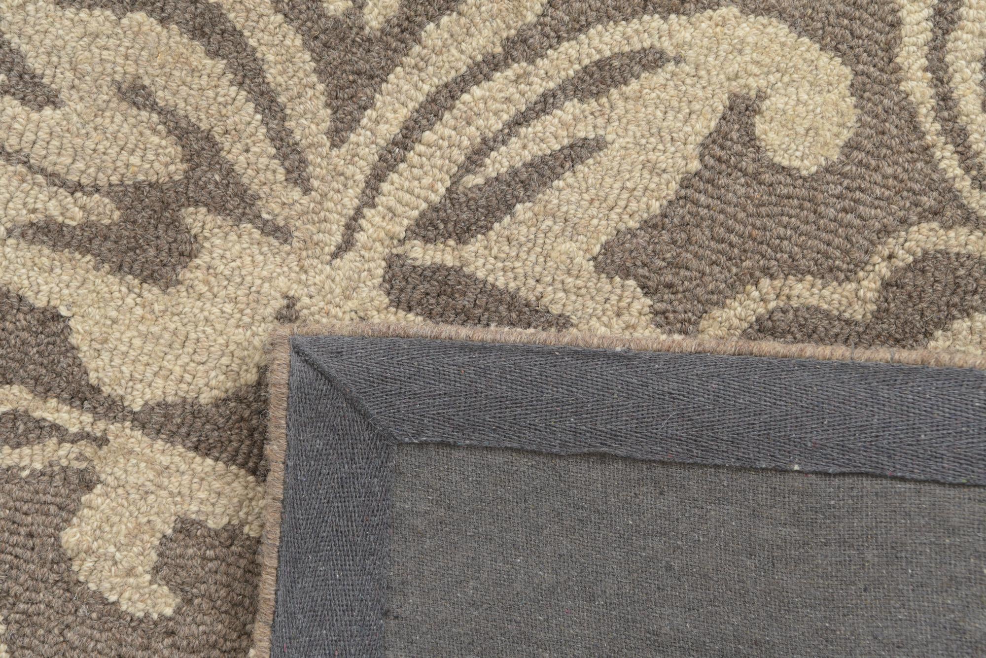 5' 1 x 8' Agra Wool Rug