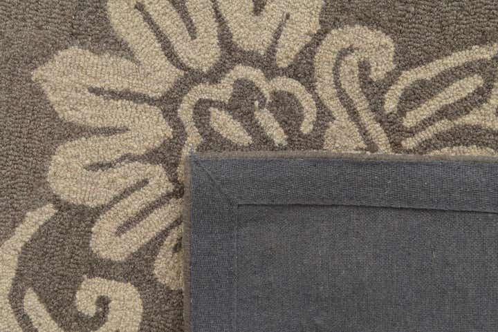 5' x 8' Agra Wool Rug