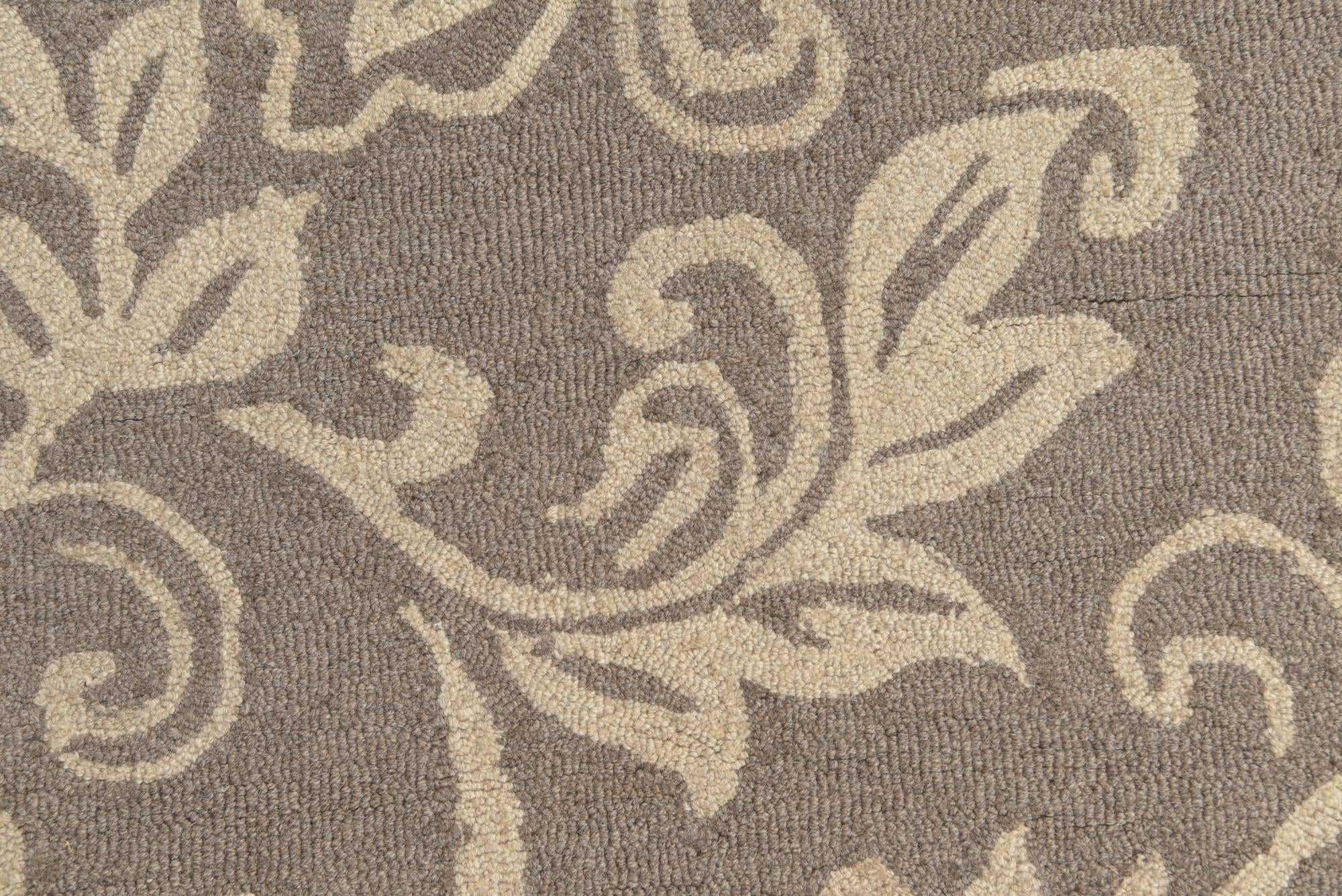 5' x 8' Agra Wool Rug