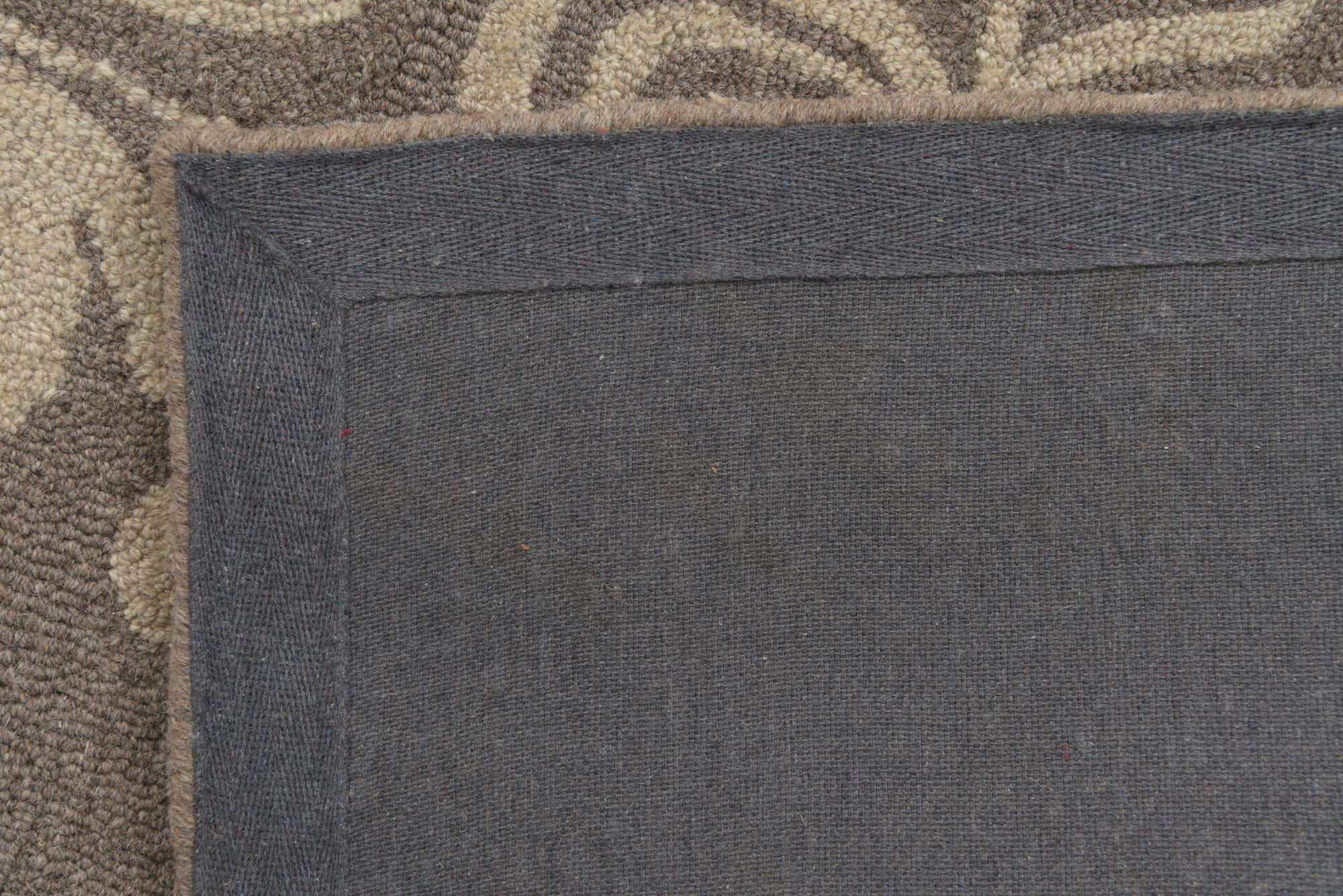 5' x 8' Agra Wool Rug