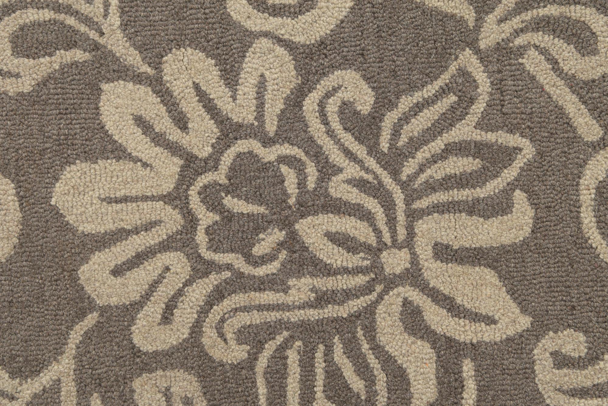 5' x 8' Agra Wool Rug