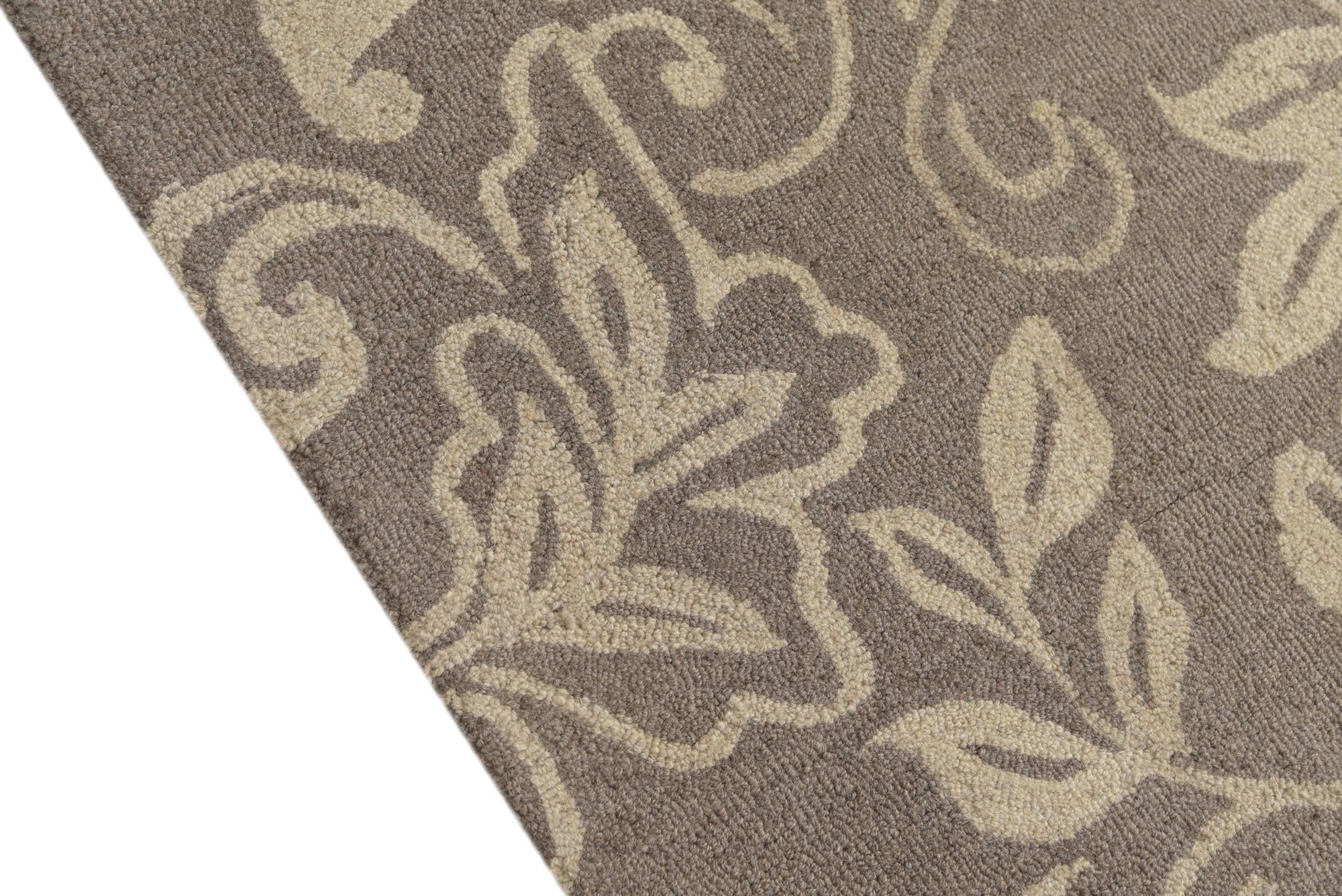 5' x 8' Agra Wool Rug