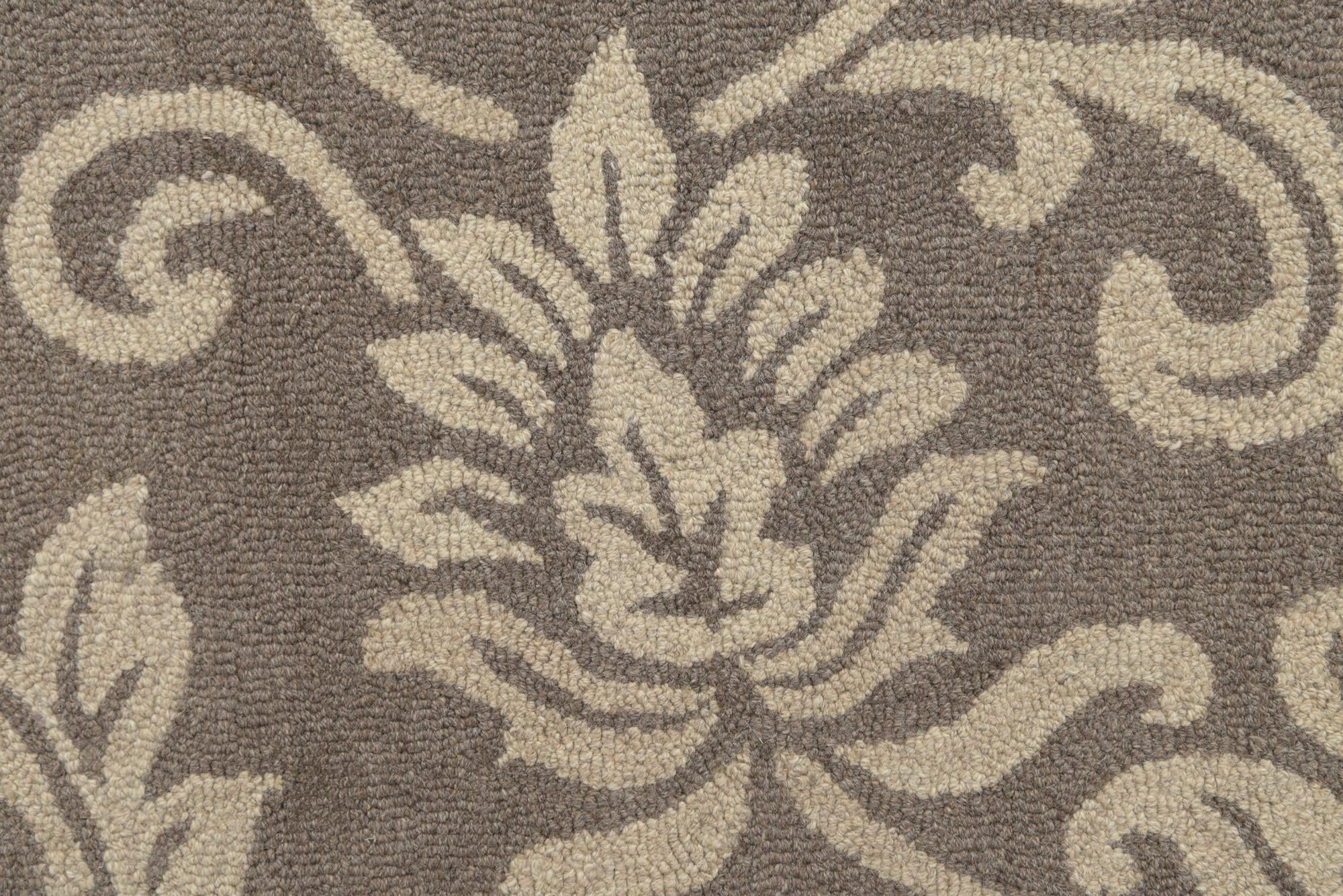 5' x 8' Agra Wool Rug