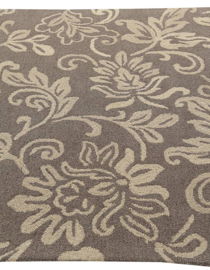 Detail image of 5' x 8' Agra Wool Rug