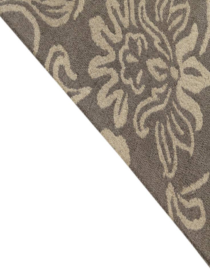 Detail image of 5' x 8' Agra Wool Rug