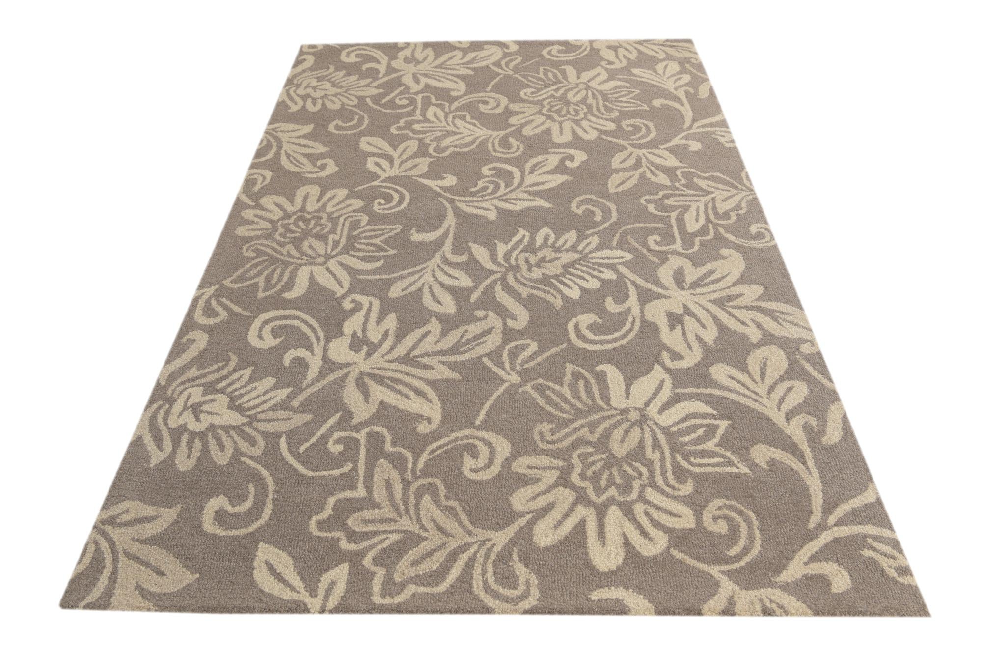 5' x 8' Agra Wool Rug