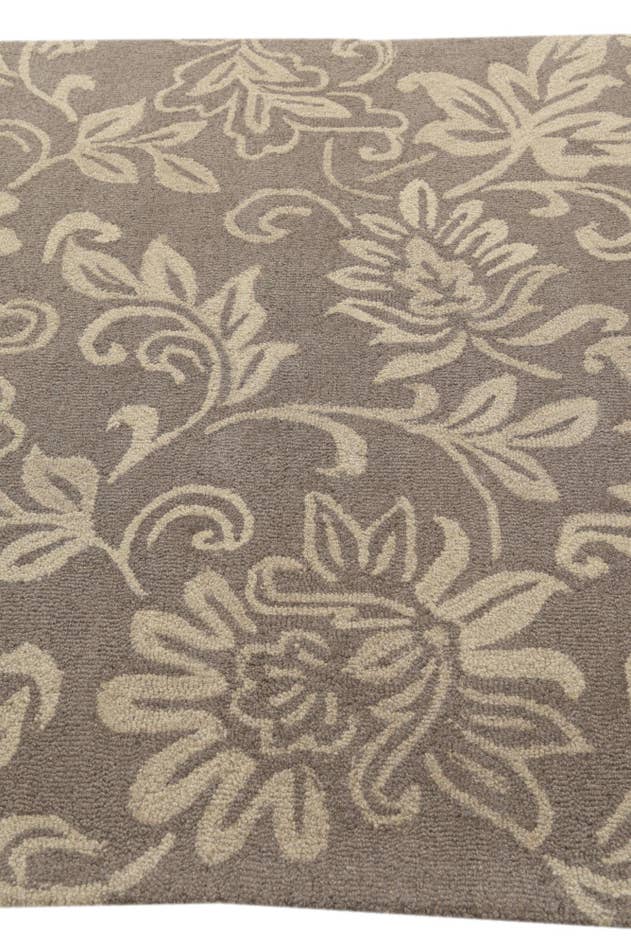 Detail image of 5' x 8' Agra Wool Rug