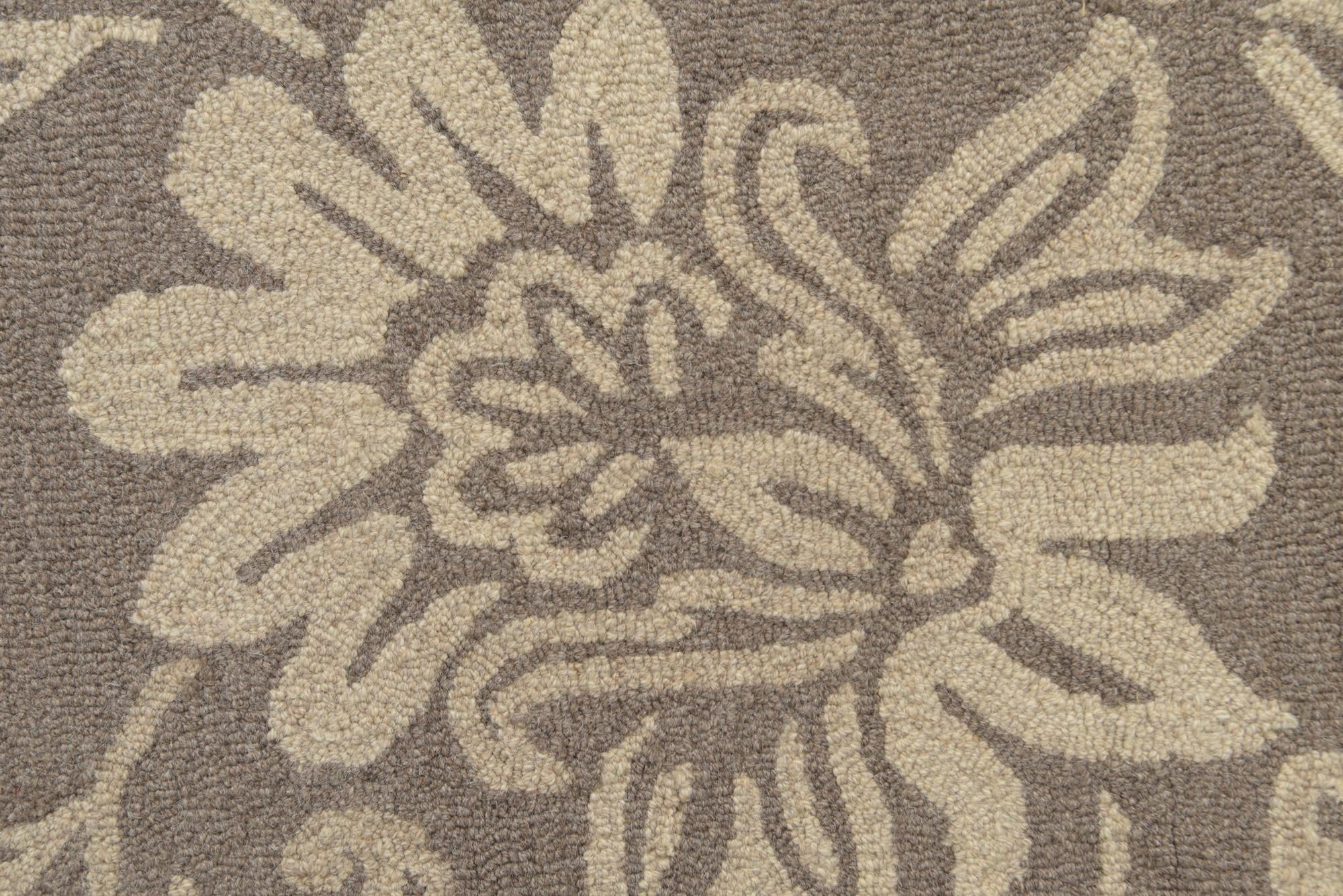 5' x 8' Agra Wool Rug