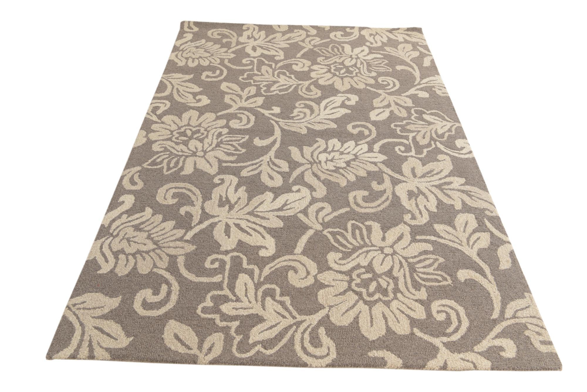 5' x 8' Agra Wool Rug