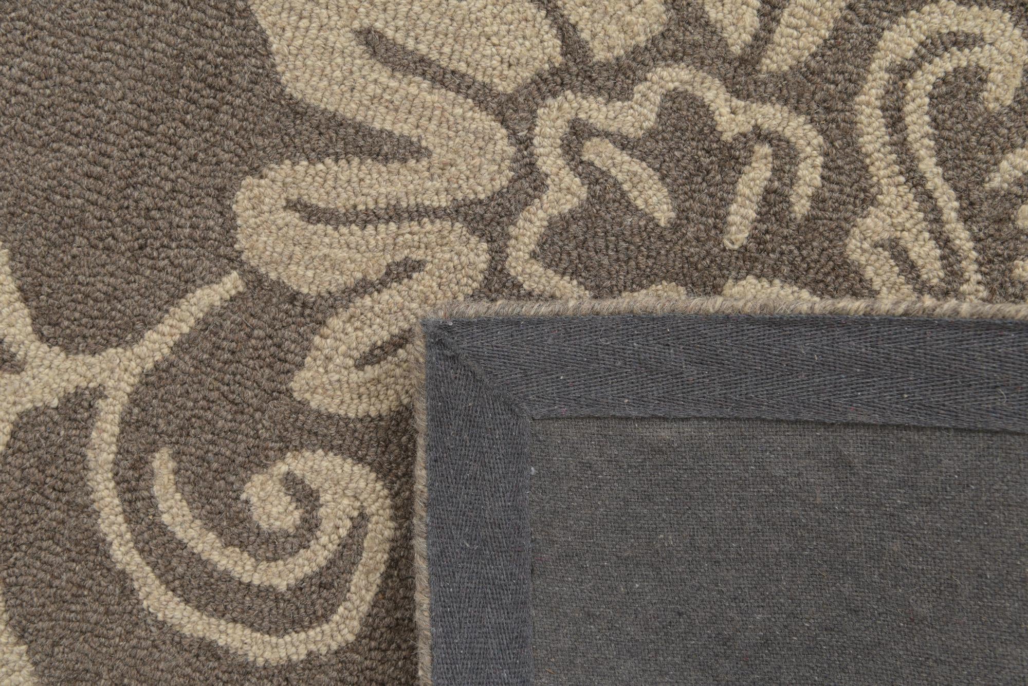 5' x 8' Agra Wool Rug