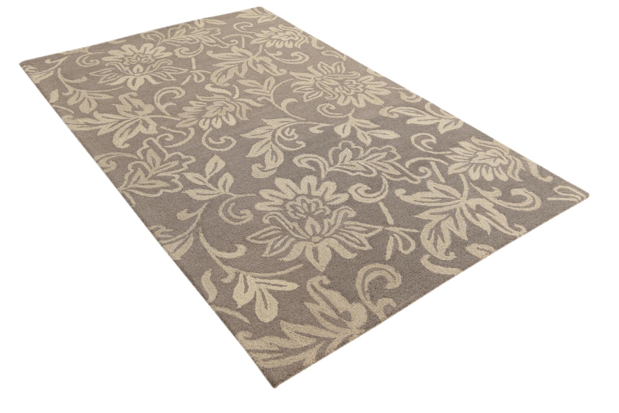 5' x 8' Agra Wool Rug