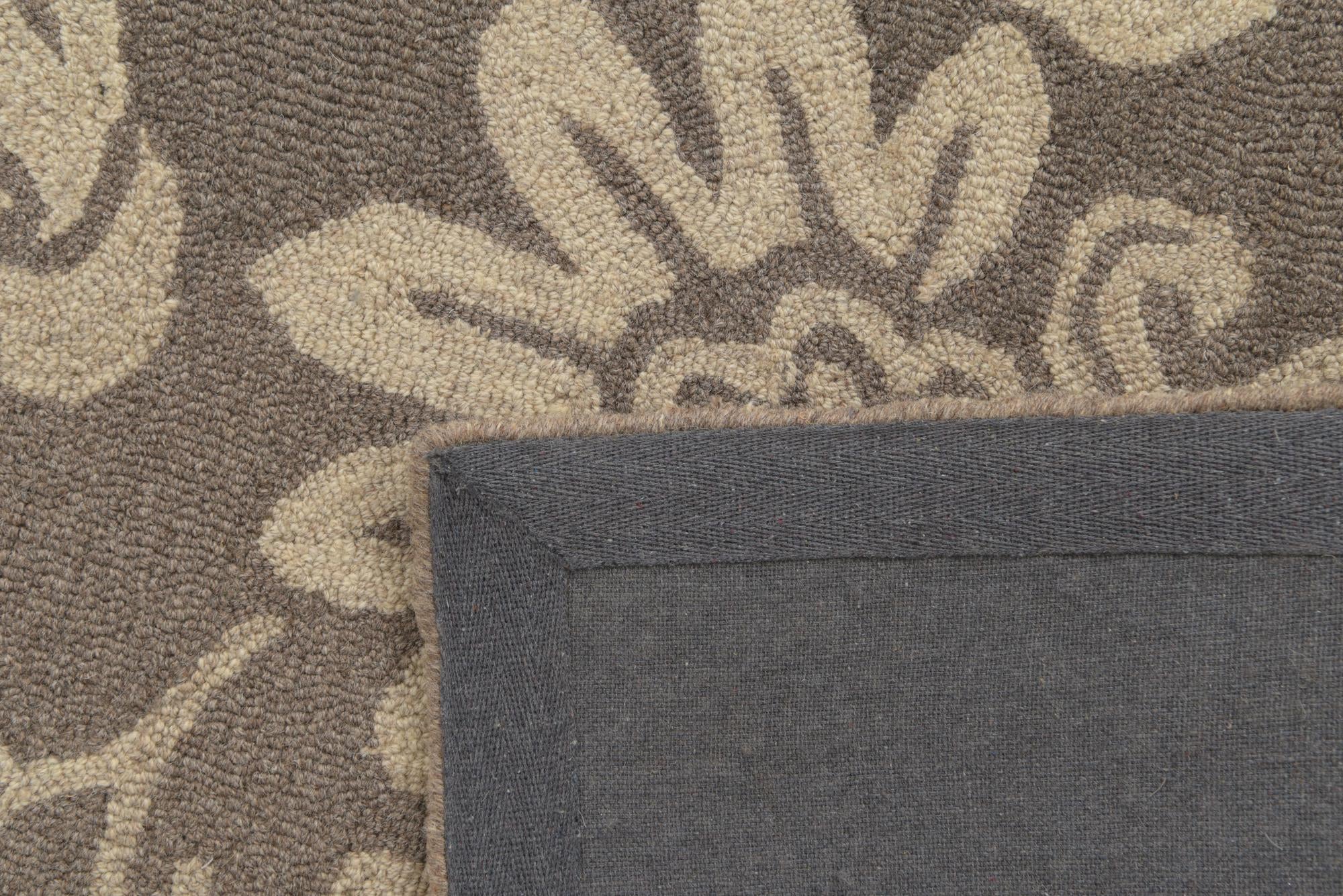 5' x 8' Agra Wool Rug