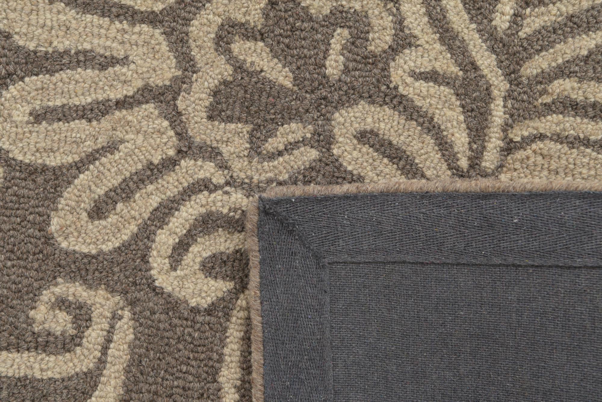 5' 1 x 8' Agra Wool Rug