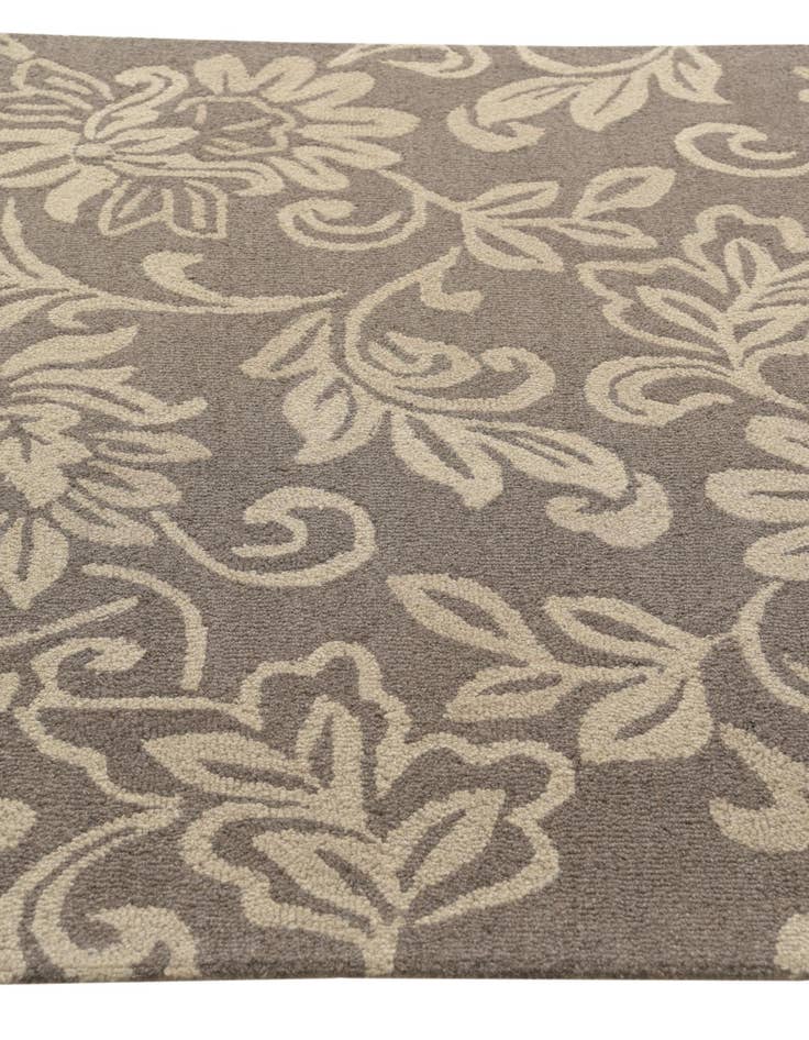 Detail image of 5' x 8' Agra Wool Rug