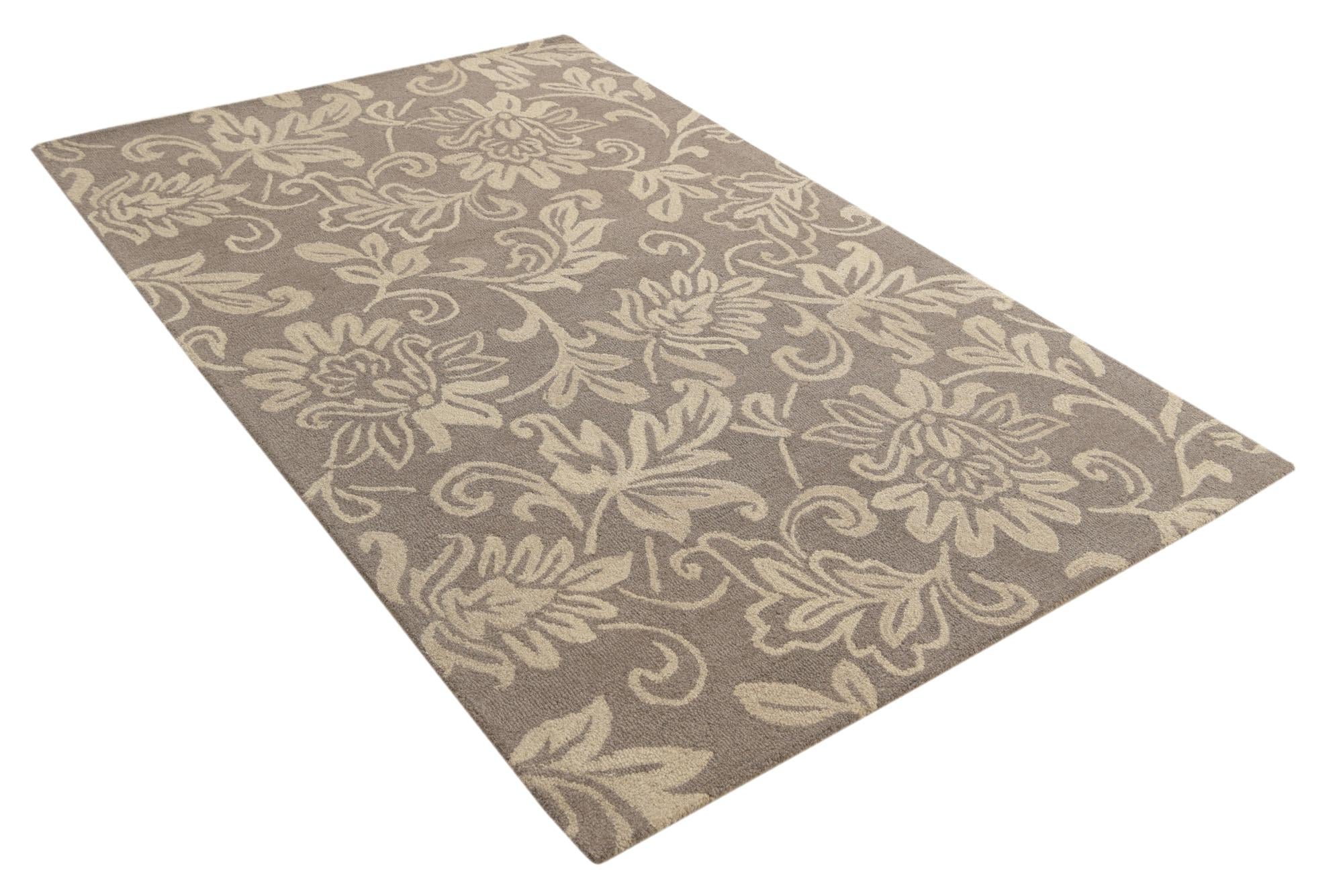5' x 8' Agra Wool Rug