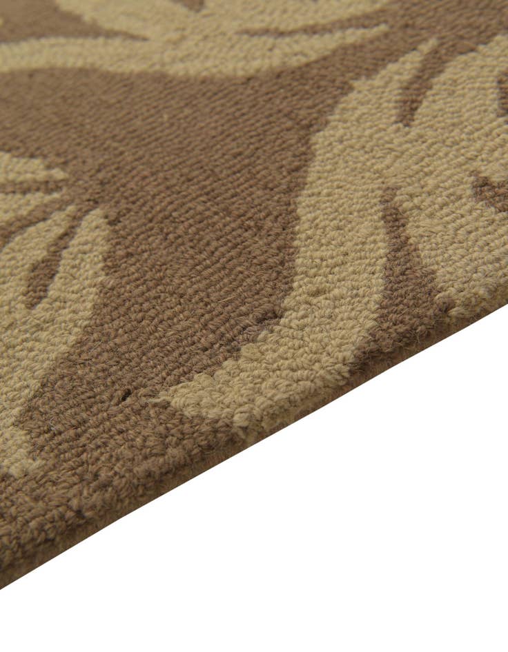 Detail image of 5' x 8' Agra Wool Rug