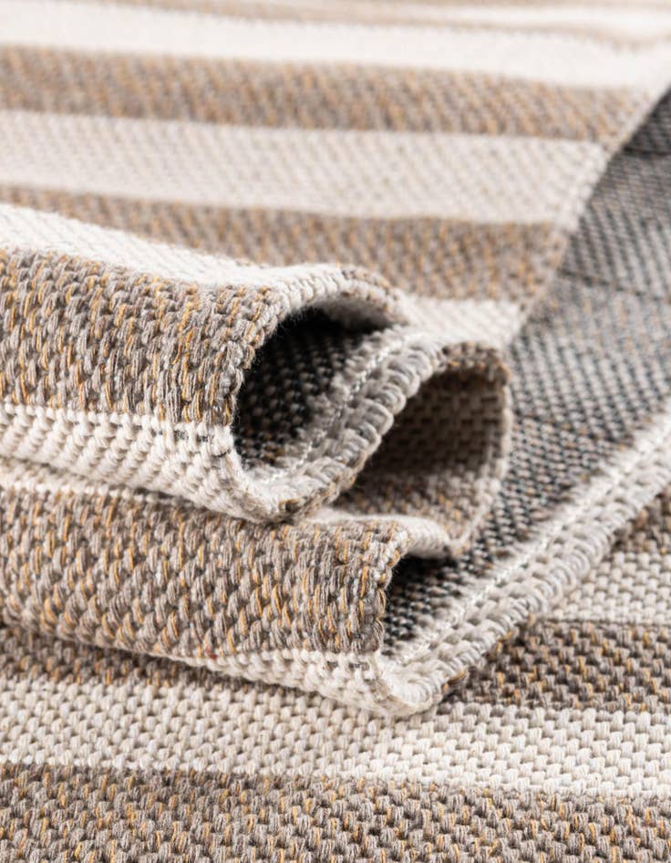 Detail image of 5' x 7' 2 Georgia Rug