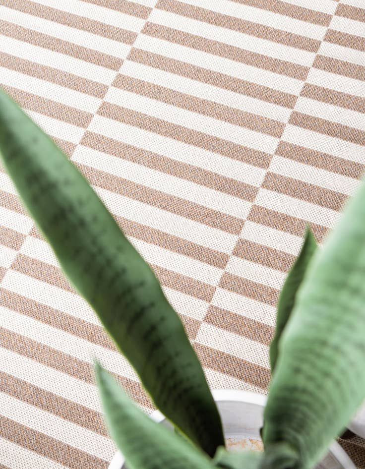 Detail image of 2' 2 x 3' Georgia Rug