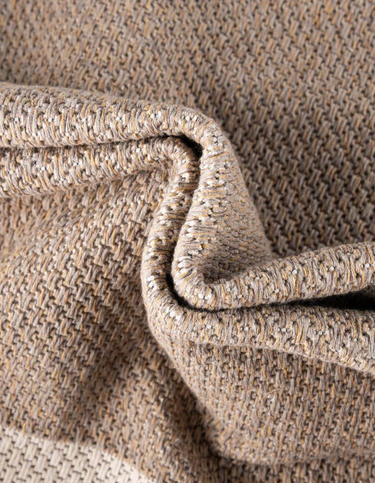 Detail image of 4' 2 x 6' Georgia Rug