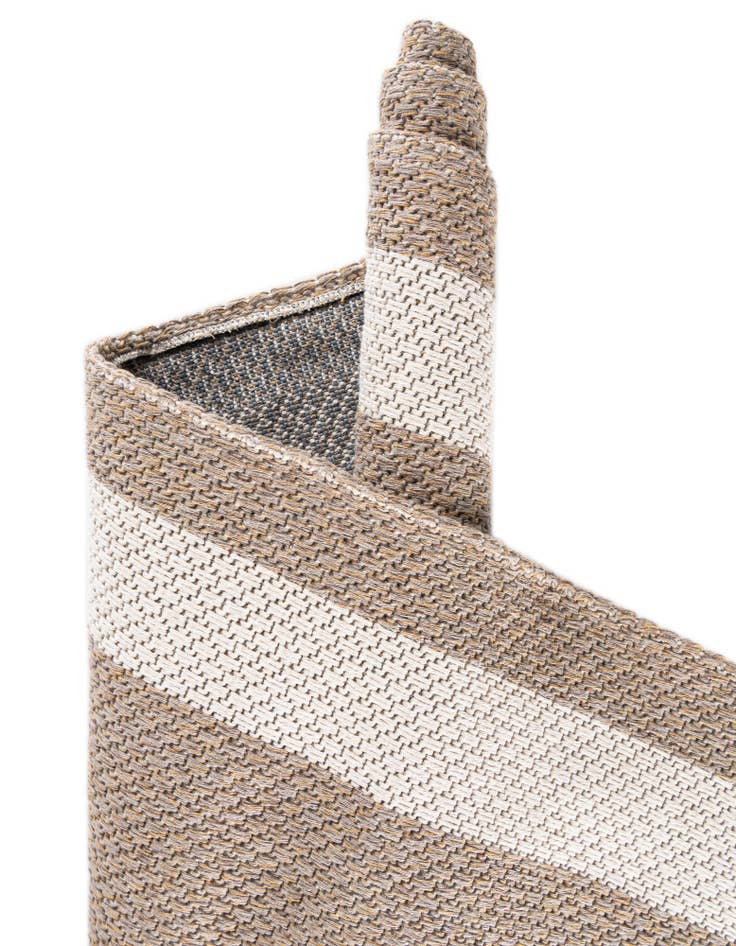 Detail image of 4' 2 x 6' Georgia Rug