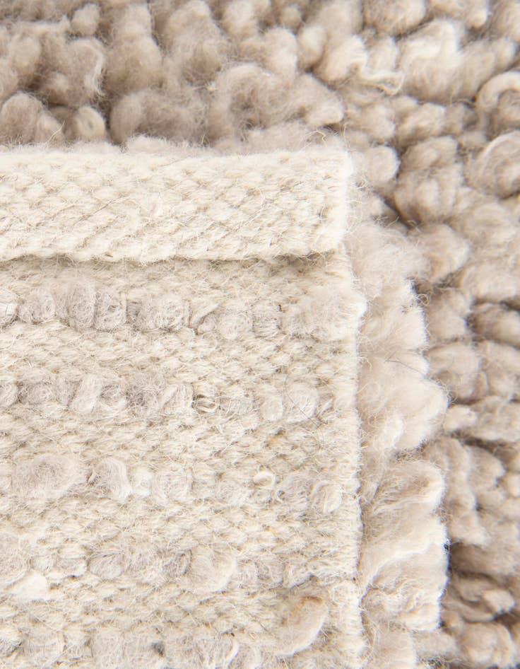Detail image of 9' x 12' Hand Woven Haka Deluxe Shag Rug