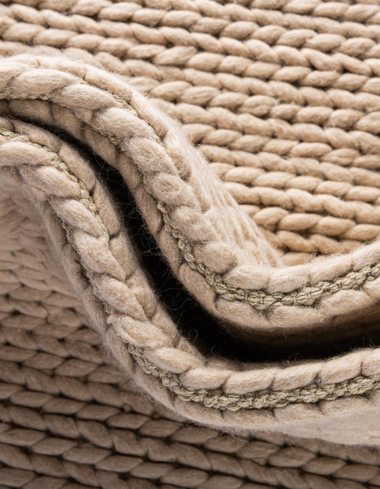 7' 10 x 10' Hand Woven Lana New Zealand Wool Rug