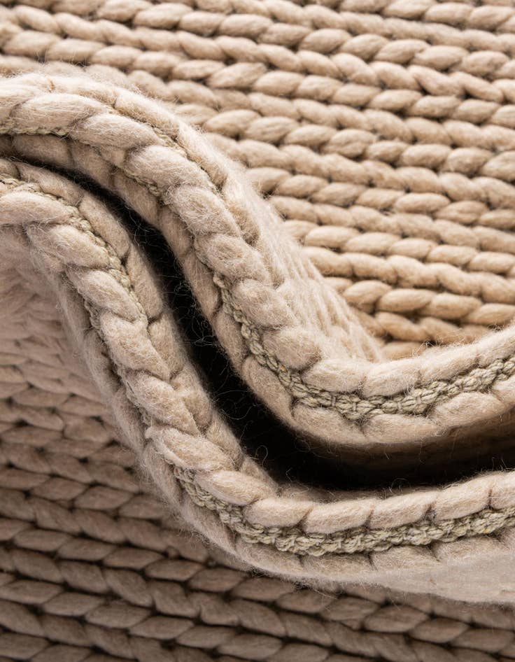 Detail image of 9' x 12' Hand Woven Lana New Zealand Wool Rug