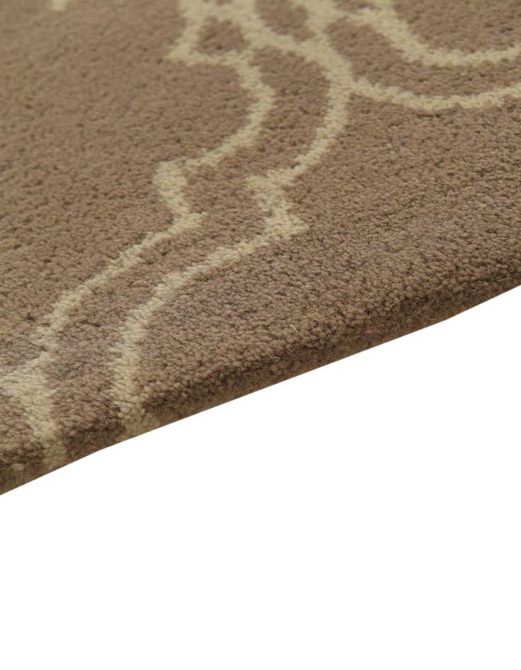 Detail image of 5' 1 x 8' Luna Wool Rug