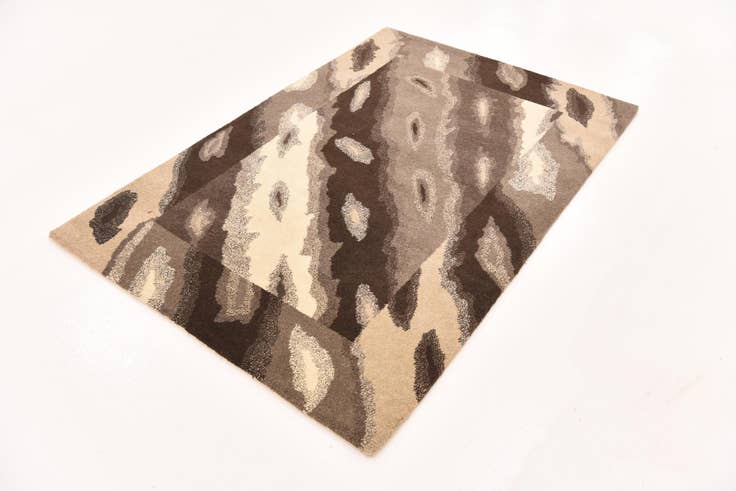 Detail image of 4' x 4' 10 Hand Knotted Nepal Wool Rug