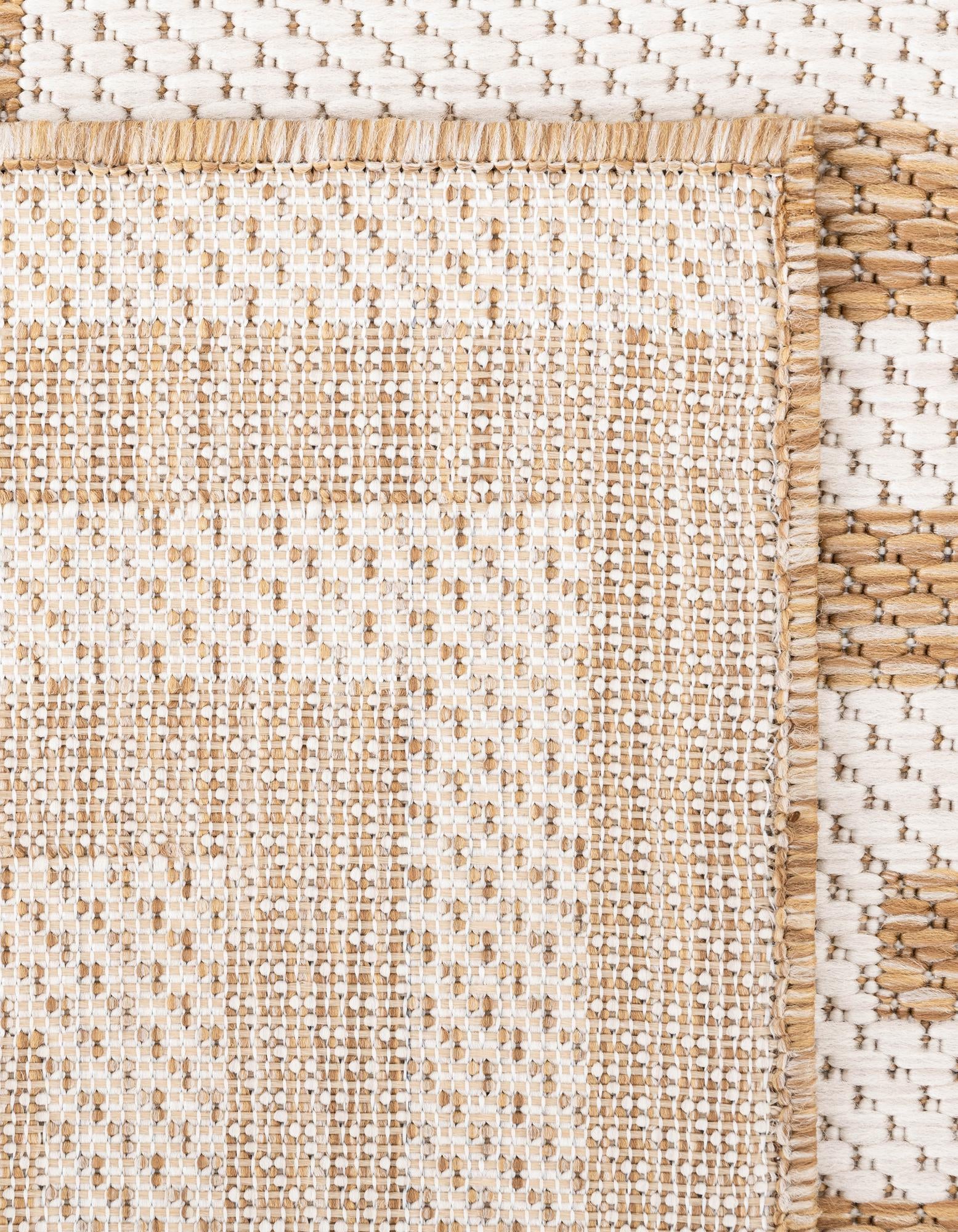 5' 3 x 7' Easy-Clean Modern Indoor / Outdoor Rug