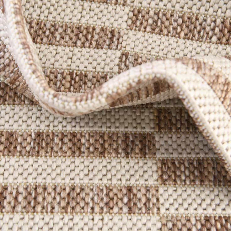 Detail image of 10' x 14' Easy-Clean Ribbon Indoor / Outdoor Rug